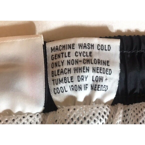 Wilson Dark Gray drawstring athletic shorts, Sz M, 5 pocket, nylon/polyester - Picture 6 of 9